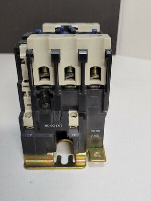 CONTACTOR TELEMECANIQUE LC1 D50 LP1 D5011 COIL VOLTAGE 24VDC