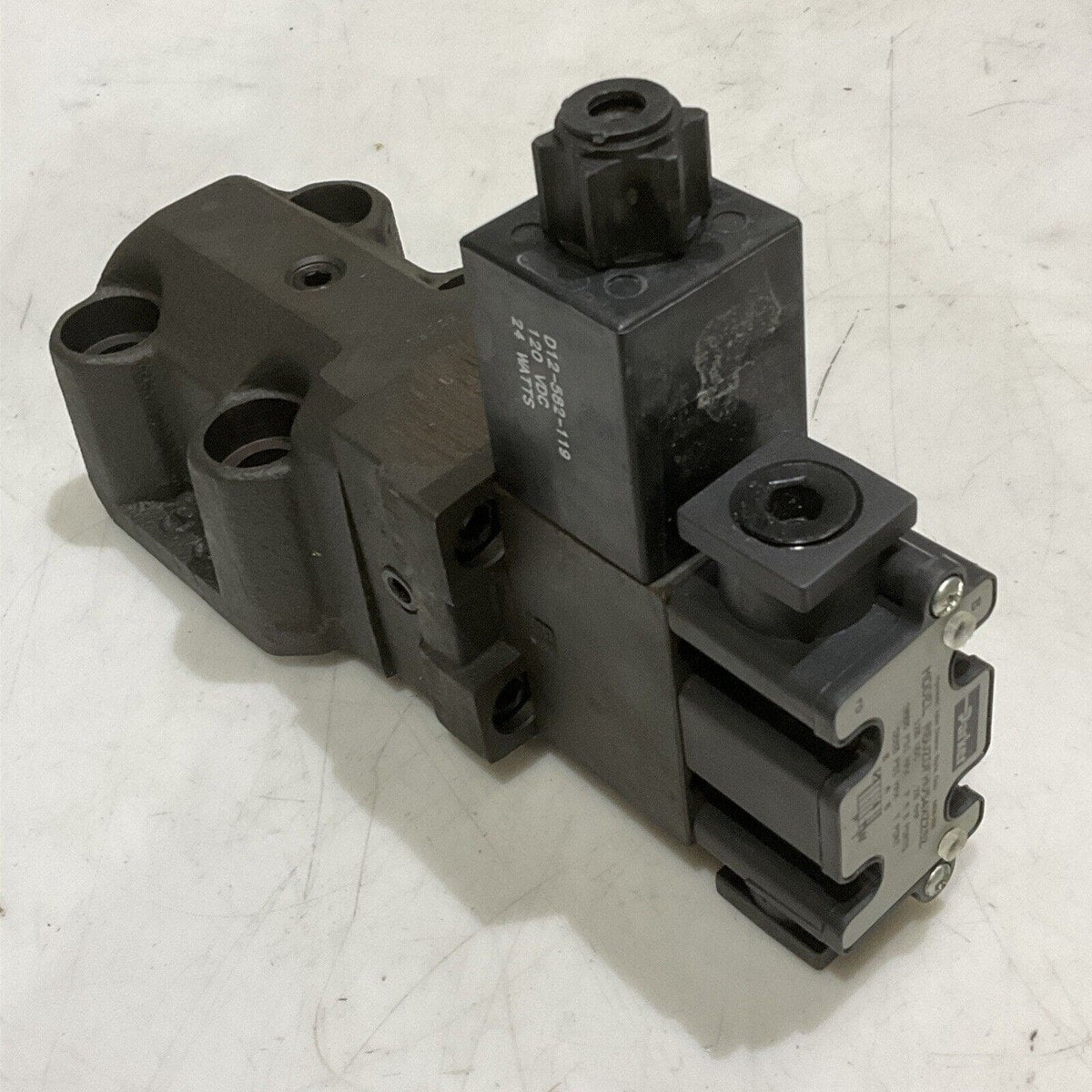 HYDRAULIC DIRECTIONAL CONTROL VALVE 3000 PSI 120 VDC R6V2DFHV54X2252